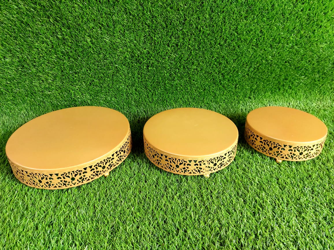 cs17 gold cake stand
